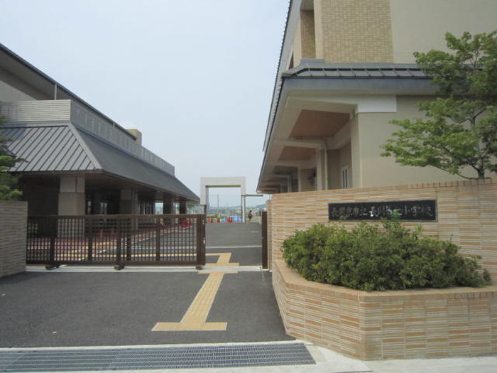 小学校　長岡第七小学校（小学校）まで175m