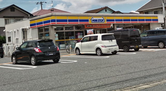 コンビニ　ミニストップ　市原君塚店（コンビニ）まで350m