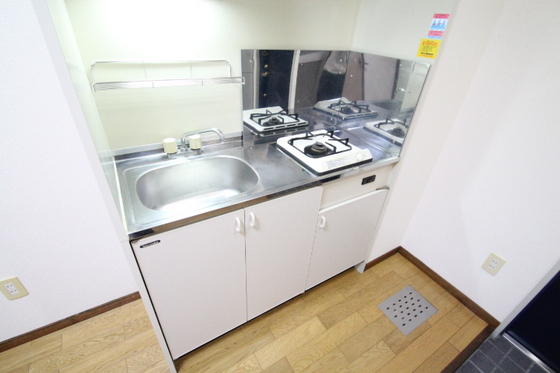 キッチン　写真は別の号室のものです。