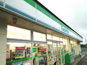 コンビニ　ファミリーマート有田初島店様（コンビニ）まで1000m