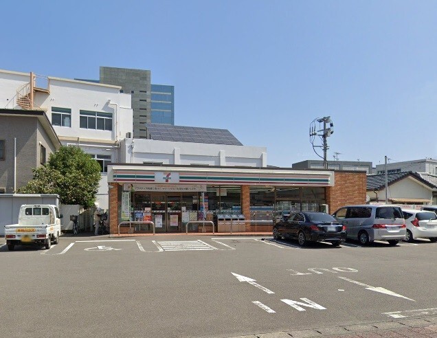 コンビニ　セブンイレブン宮崎旭１丁目店（コンビニ）まで557m
