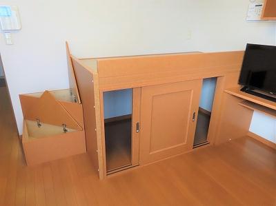 収納　ベッド下、階段下は大容量収納！