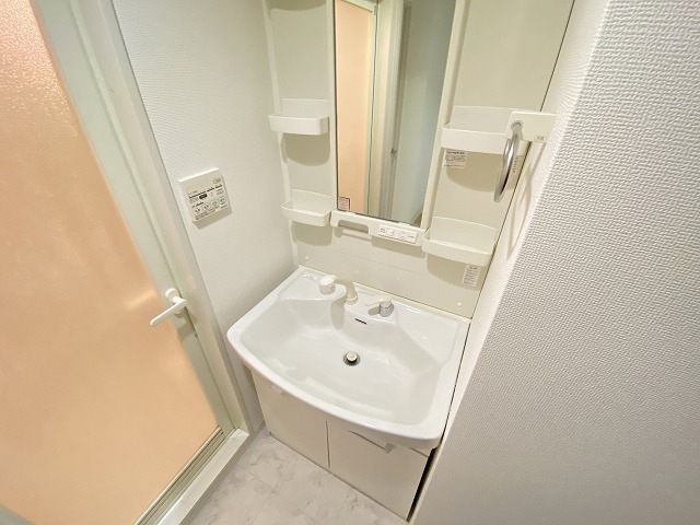 洗面設備　コンパクトで使いやすい洗面所