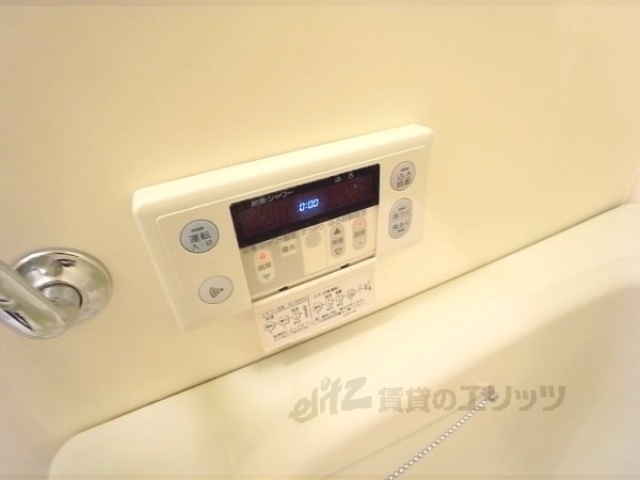 その他設備　給湯器リモコン