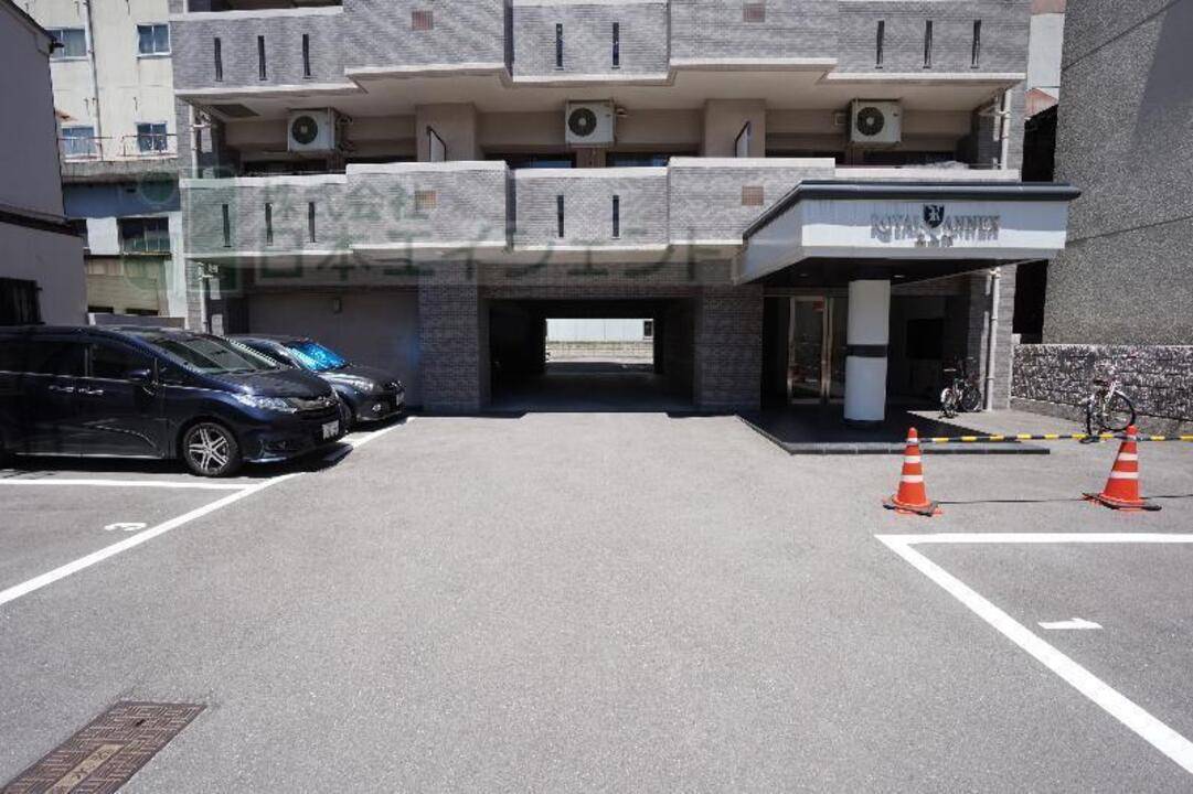 駐車場　駐車場