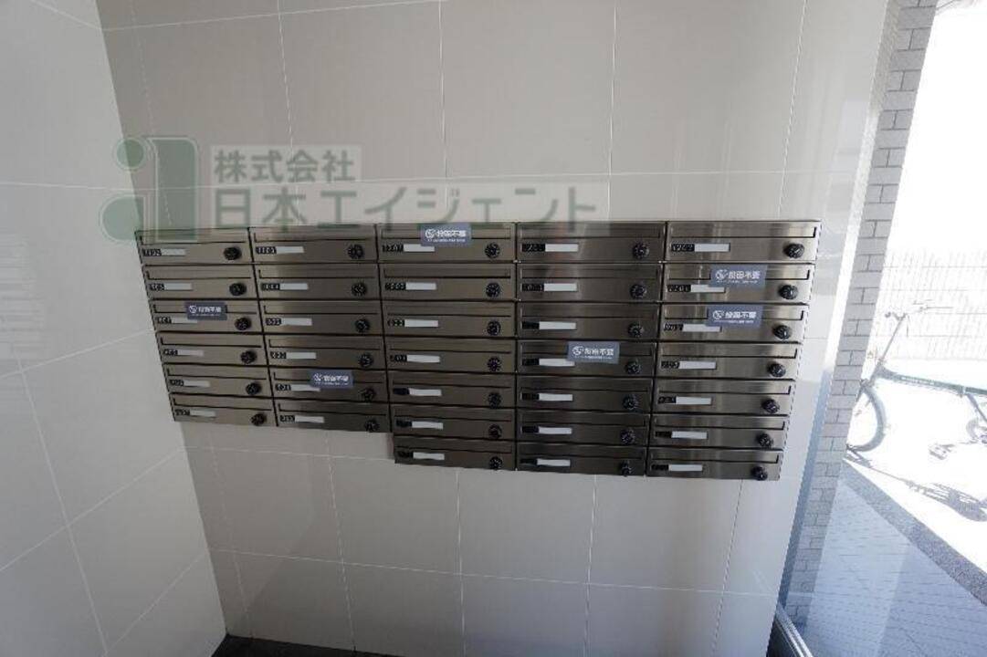 エントランス　メールBOX