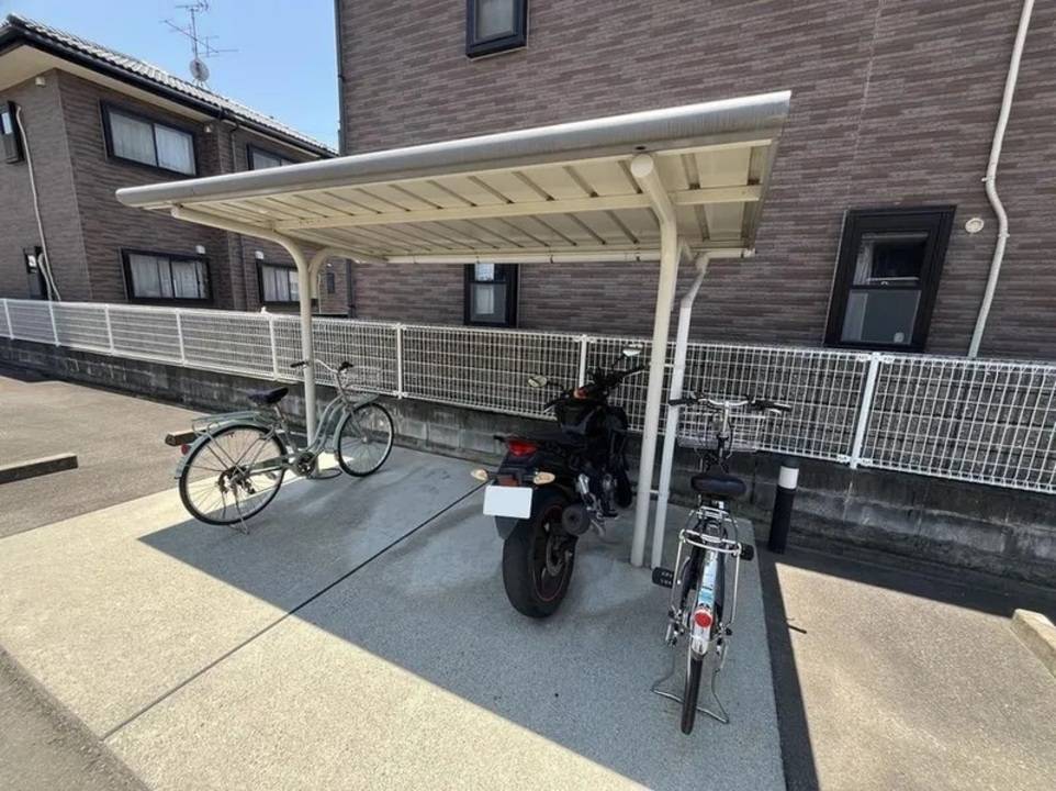 駐車場　駐輪場