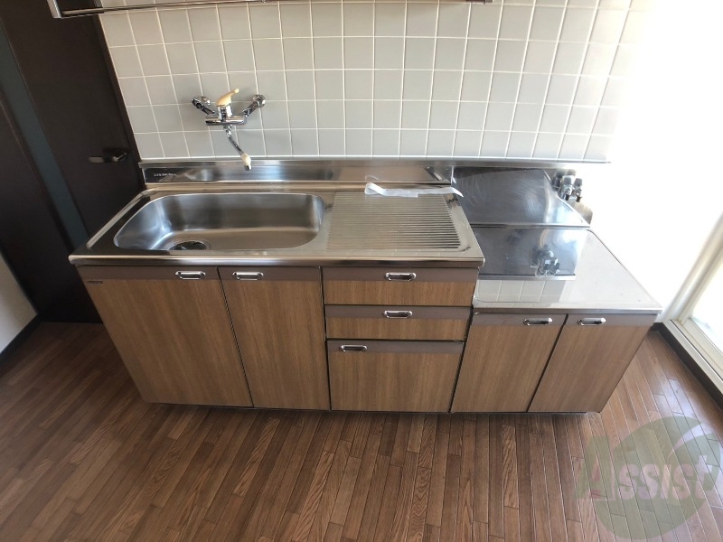 キッチン　ガスキッチンです。２口コンロが設置できます。