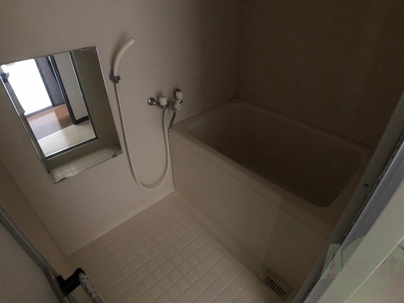 バス・シャワールーム　お風呂です。ゆっくりお風呂につかるのも体に良いですね～
