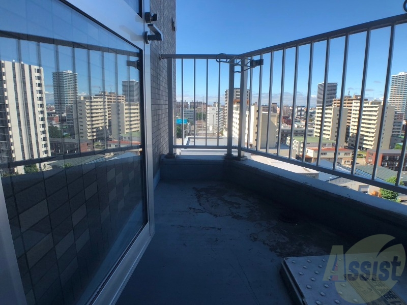 バルコニー　バルコニーです。洗濯物を干したり一息ついたりできますね！