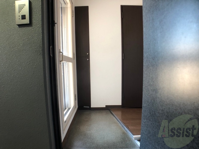 玄関　玄関にはシューズボックスもあって便利そう！