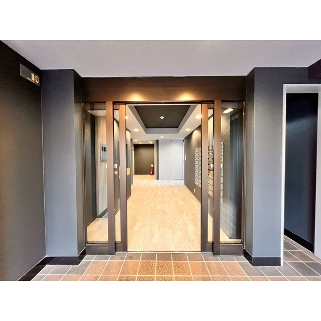 エントランス　☆オートロック付きのエントランス☆