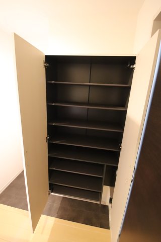 収納　シューズボックス