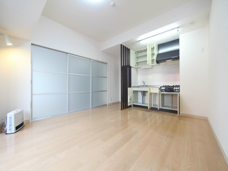 居室・リビング　ＬＤＫ11帖　洋室7帖とつなげても仕切っても使えます