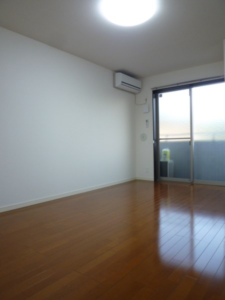 その他部屋・スペース　日当たり良好の明るいお部屋です。