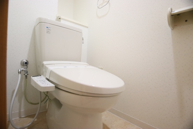 トイレ　※別室の参考写真の為、現況優先です。