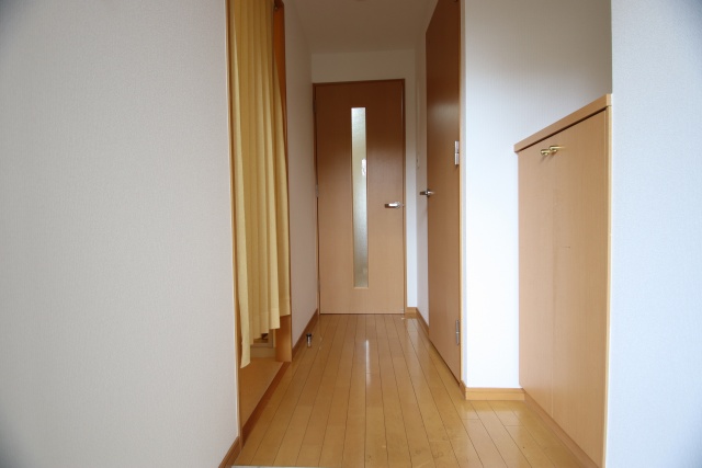 玄関　※別室の参考写真の為、現況優先です。