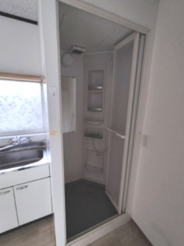 バス・シャワールーム　シャワールームがございます♪