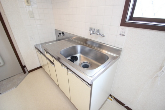 キッチン　※別部屋の写真です