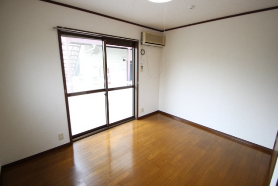 居室・リビング　※別部屋の写真です