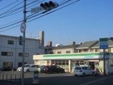コンビニ　ファミリーマート大芝二丁目店（コンビニ）まで243m