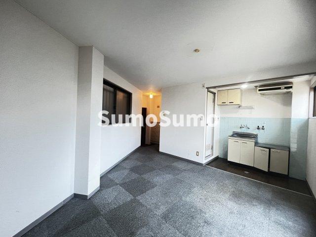 居室・リビング　こちらのリビングで趣味の時間をお楽しみください