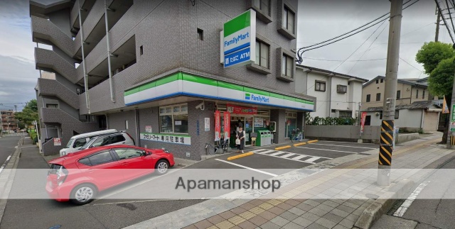 コンビニ　ファミリーマート（コンビニ）まで1087m