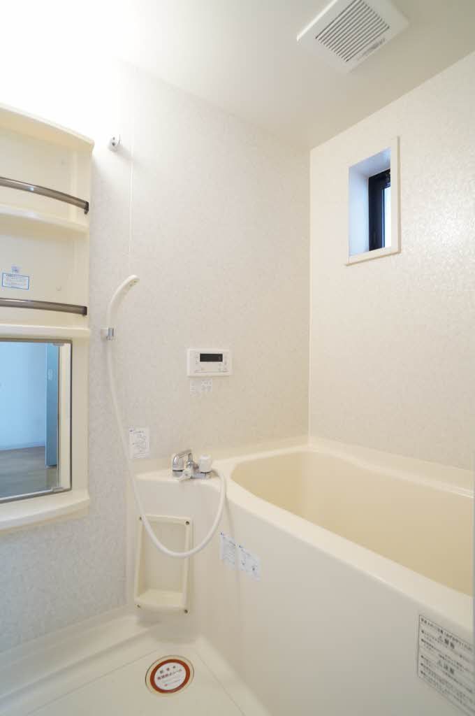 バス・シャワールーム　バスルーム