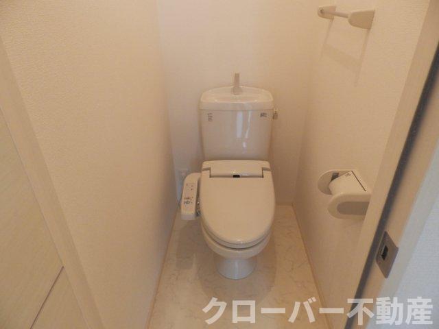 トイレ　温水洗浄暖房便座