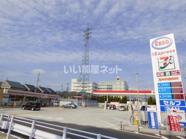 コンビニ　セブンイレブン 長岡京上八ノ坪店（コンビニ）まで717m