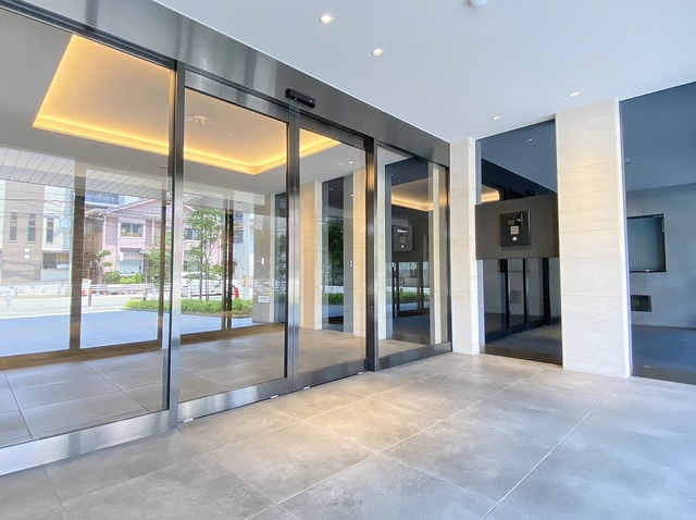 エントランス　防犯カメラ付きオートロック