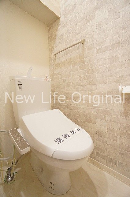 トイレ　あると嬉しい温水洗浄便座付き♪