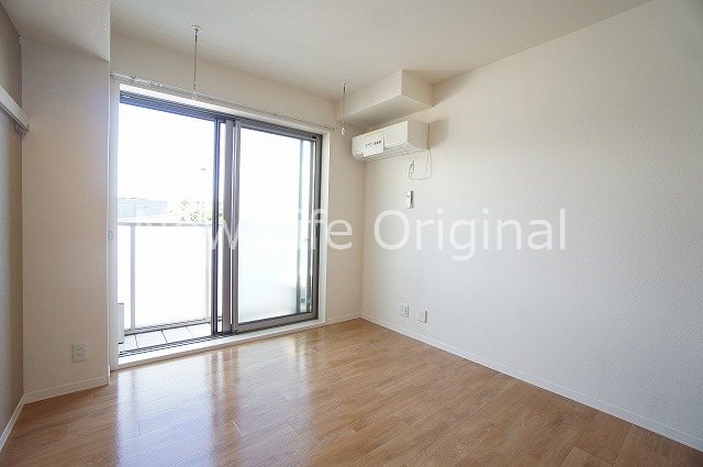 居室・リビング　9.6帖♪エアコン付きです♪