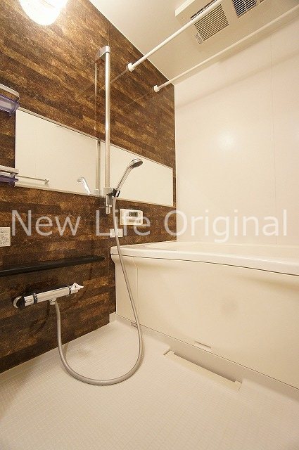 バス・シャワールーム　追い焚き機能が付いた経済的なユニットバス♪