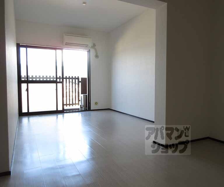 居室・リビング　開放的なお部屋です！