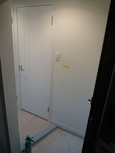 玄関　※別部屋参考写真