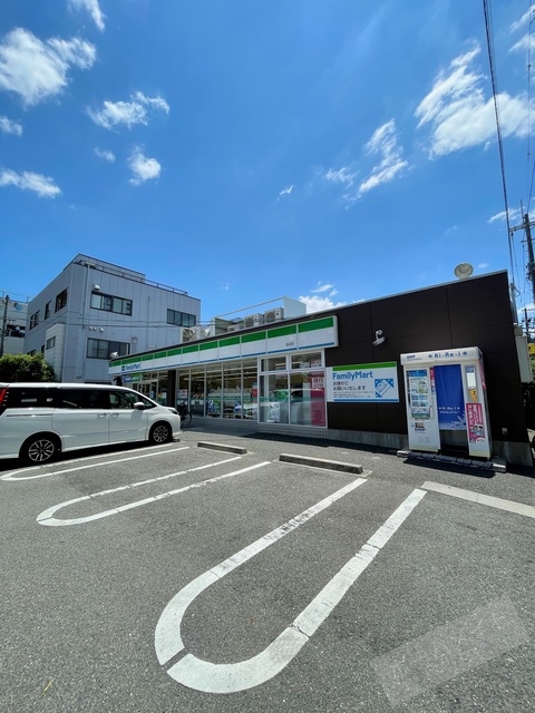 コンビニ　ファミリーマート田辺店（コンビニ）まで861m