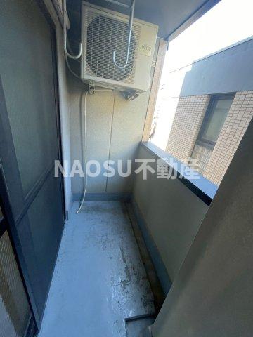 バルコニー　開放的で明るい空間を演出してくれるバルコニーです