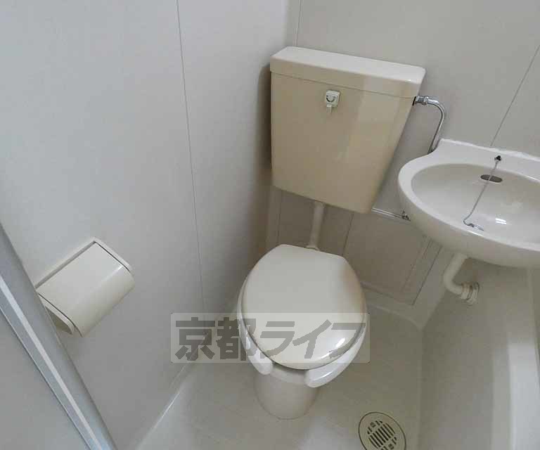 トイレ　・お問い合わせは京都ライフ出町柳店まで・