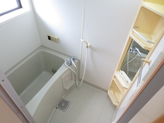 バス・シャワールーム　２０２　バスルーム