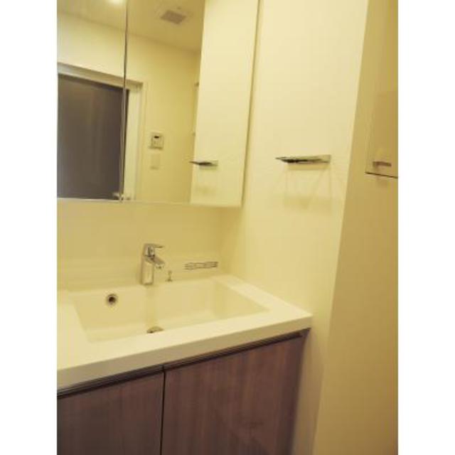 洗面設備　※写真は同タイプ住戸です。