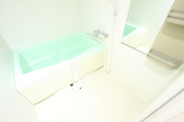 バス・シャワールーム　※別室の参考写真の為、現況優先です。