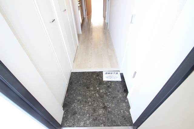 玄関　※別室の参考写真の為、現況優先です。