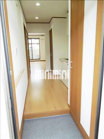 玄関　玄関から見た様子