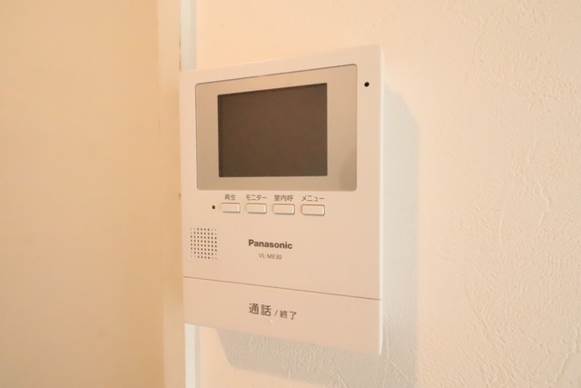セキュリティ　テレビモニター付きインターホンがあります☆