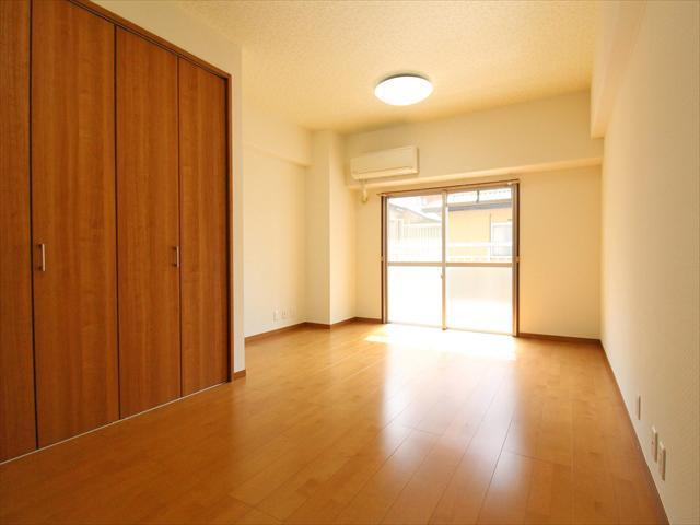 居室・リビング　松山市三番町　三番町ハイツ　リビング