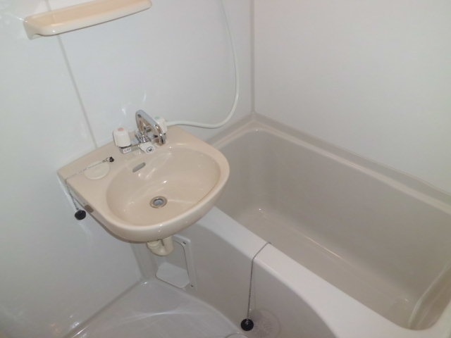 バス・シャワールーム　バス・トイレ別　浴室乾燥機