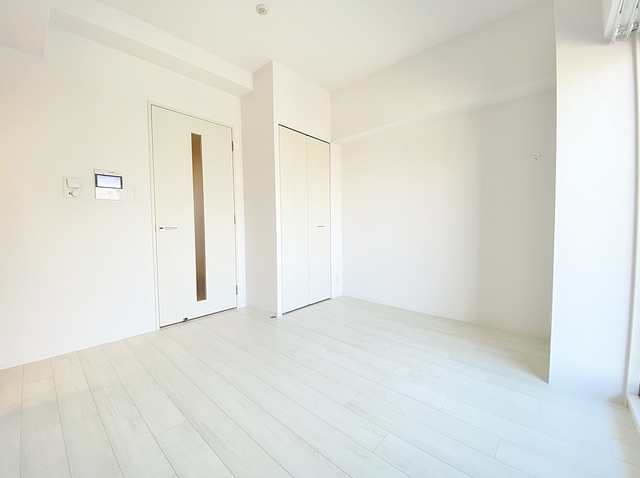 居室・リビング　ホワイトコーデ・フローリング