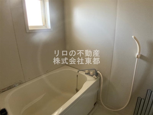 バス・シャワールーム　バストイレ別！湯船につかることで日頃の疲れを癒せます♪