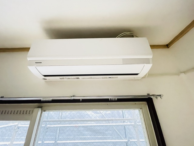 玄関　便利な鏡付！！身だしなみチェックができますね♪